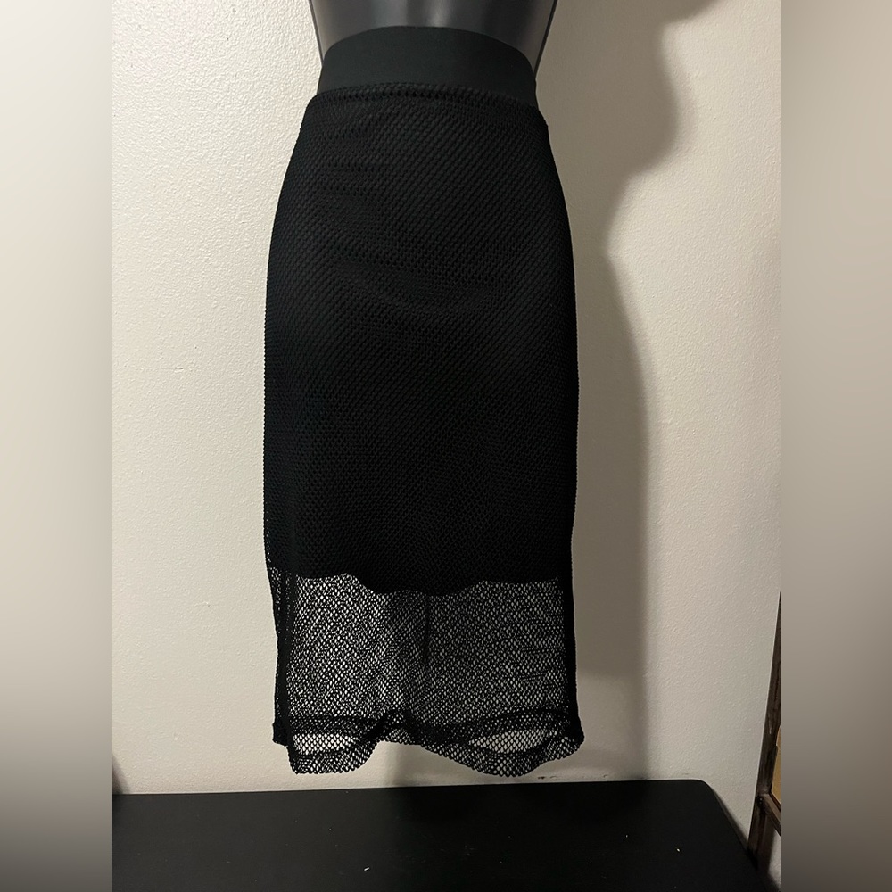 Rue21 women’s midi black mesh skirt. XL size. Excellent condition